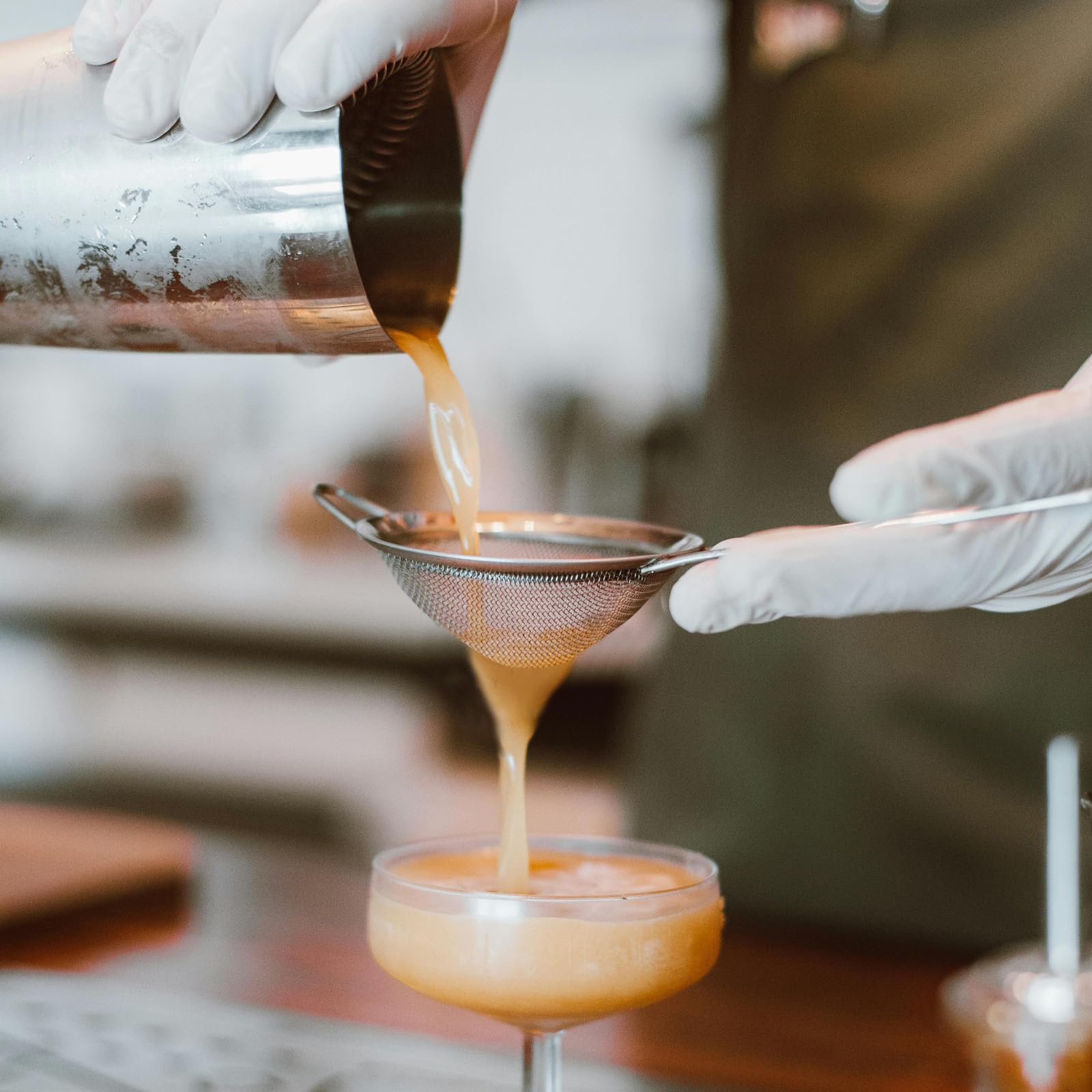 Confezione da 10 colini da cocktail in acciaio inox, 5 colini a forma di cono a maglia fine e 5 colini a 4 rebbi per bevande per barman succhi di frutta, tè, caffè