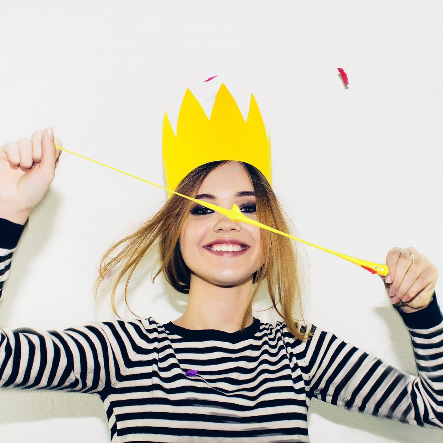 Sumind 32 Pieces Slingshot Chicken Flinger Party Favors Funny Mini Flying Rubber Chickens Bulk for Christmas Stocking Stuffers Classroom Prizes Birthday Gifts Goodie Bags Fillers(Yellow) - Image 4