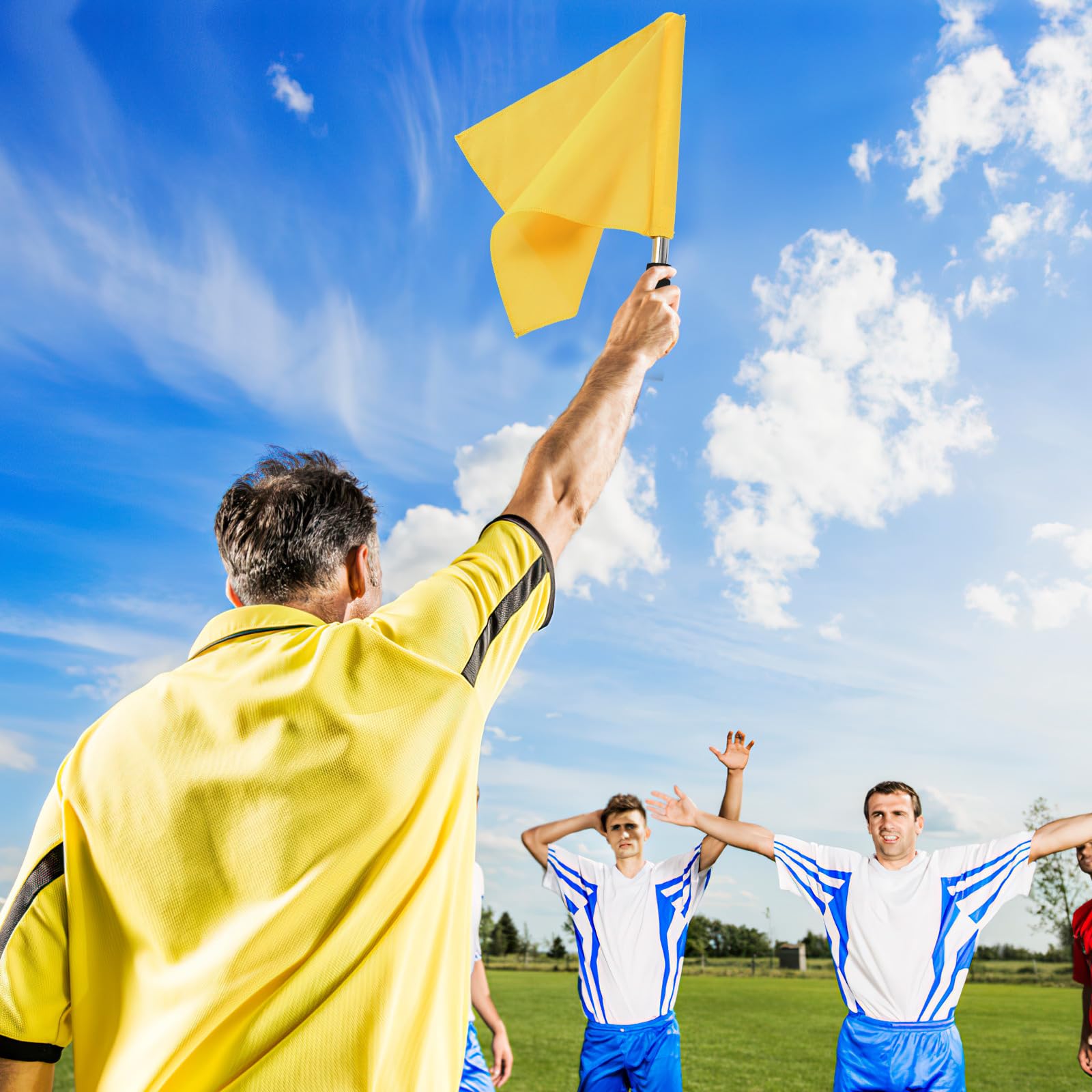 Lot de 4 drapeaux d'arbitre en acier inoxydable avec poignée en éponge pour compétition de football, de volleyball, de compétition (jaune, rouge, vert, blanc)