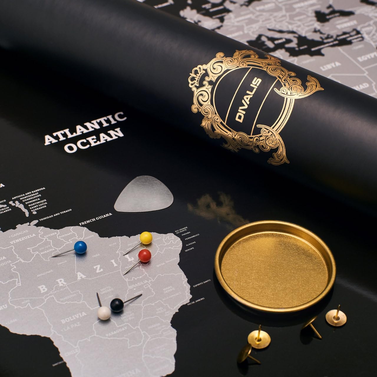 Extra große Rubbel Weltkarte - Das beste Geschenk einer Weltkarte für Reisende - Rubbellandkarten zum Freirubbeln - Karte Abkratzen Schwarz - Alle Zubehörteile inklusive - Scratch off World Map