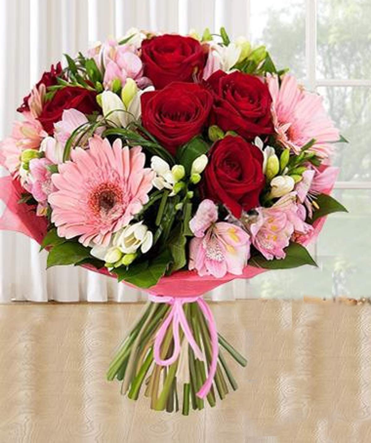 The FloralMart® Fresh Flowers Bouquet of 20 Mixed Flowers in Paper Wrapping, Bunch of 20 (Multicolor)