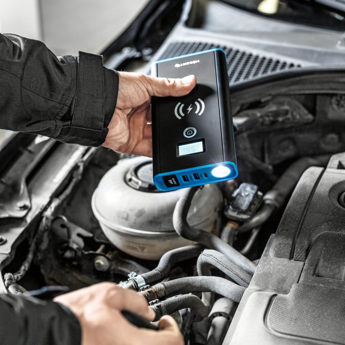 HÖGERT TECHNIK - Arrancador de coche, arrancador con cargador inductivo, batería de arranque para batería de coche, batería de arranque, cargador inductivo integrado de 10 W, corriente de arranque 400