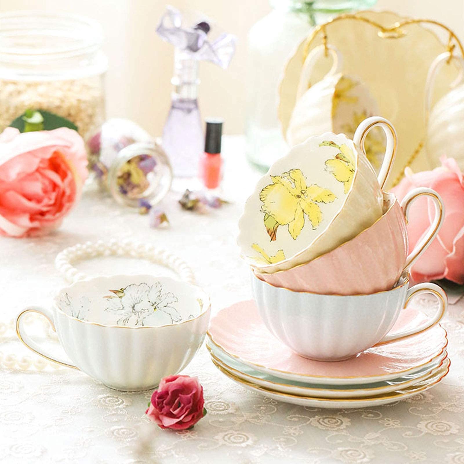 Tazza da caffè in ceramica in porcellana inglese, 200 ml, stile europeo fantasia tazza da tè e piattino set, retrò di lusso oro tagliato tazza di tè pomeridiano (rosa rossa
