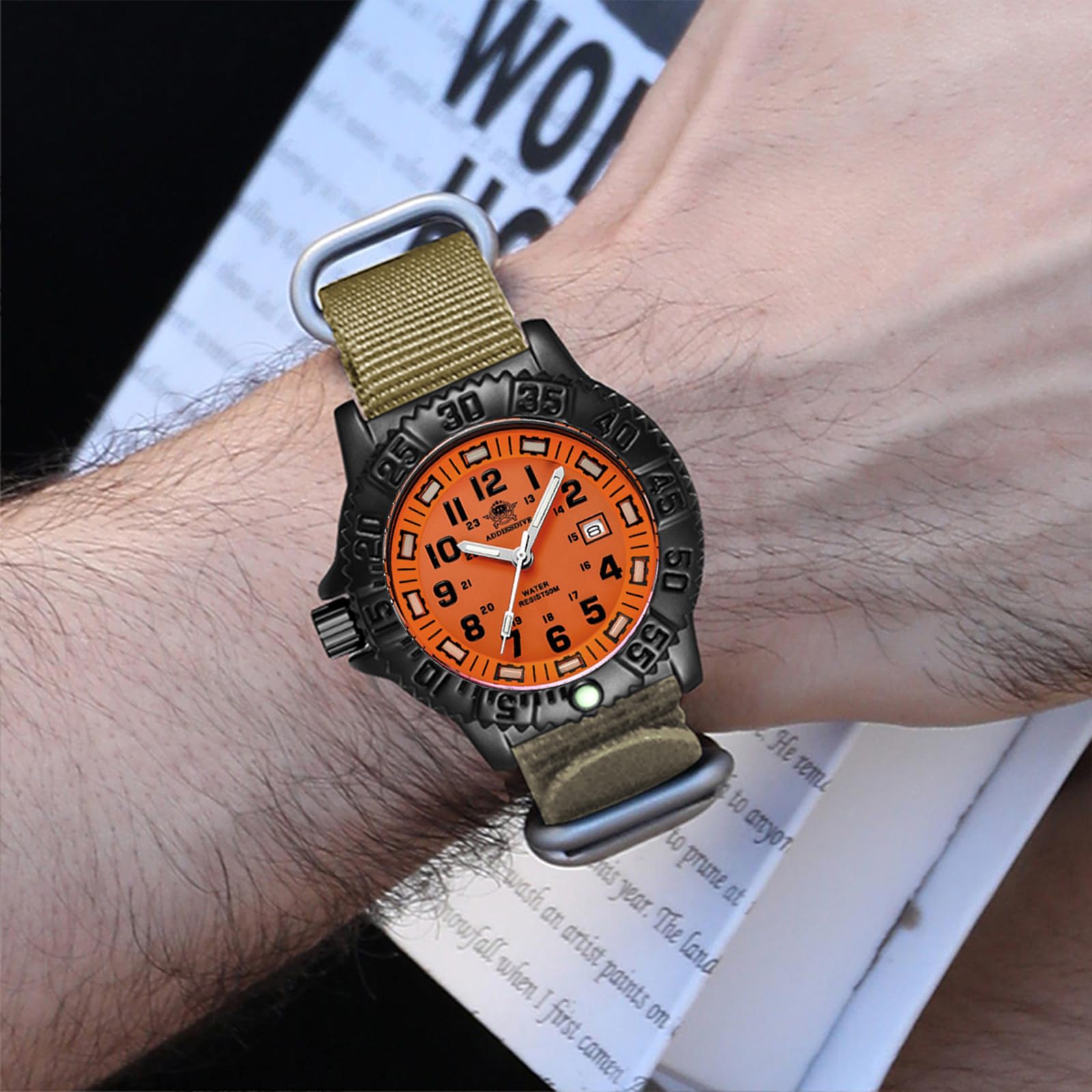 ADDIESDIVE Reloj para hombre con carcasa de aleación mineral, analógico, de cuarzo, bisel giratorio, luminoso, militar, con pulsera de acero inoxidable, correa de nailon verde oliva/caqui