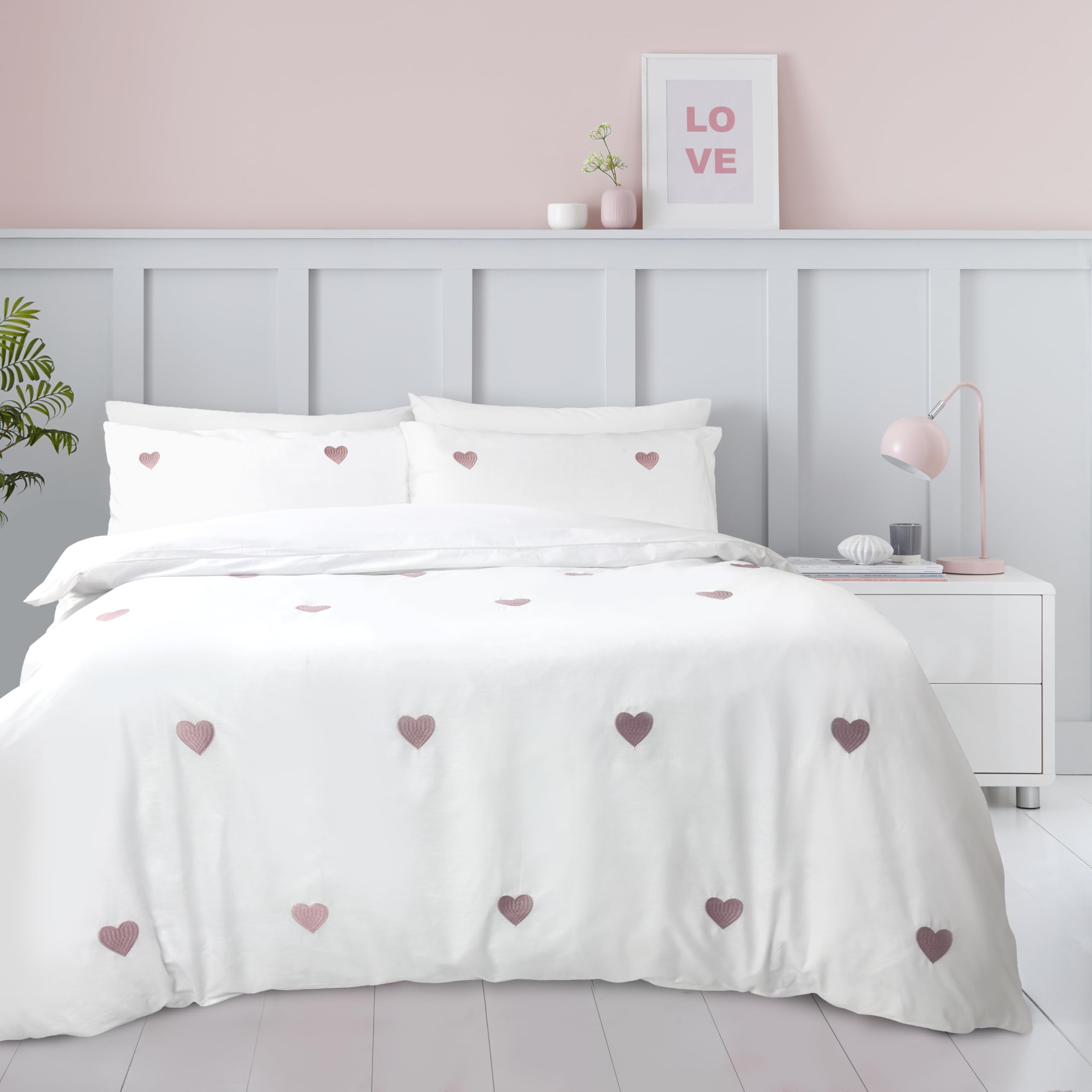 Lions Embroidered - Hearts Pink White Bedding Double Bed - Soft Embroidered Duvet Cover Sets With Matching Pillowcase - Poly Cotton Reversible Hearts Pink Embossed Hotel Quality Quilt Cover (200X200cm)