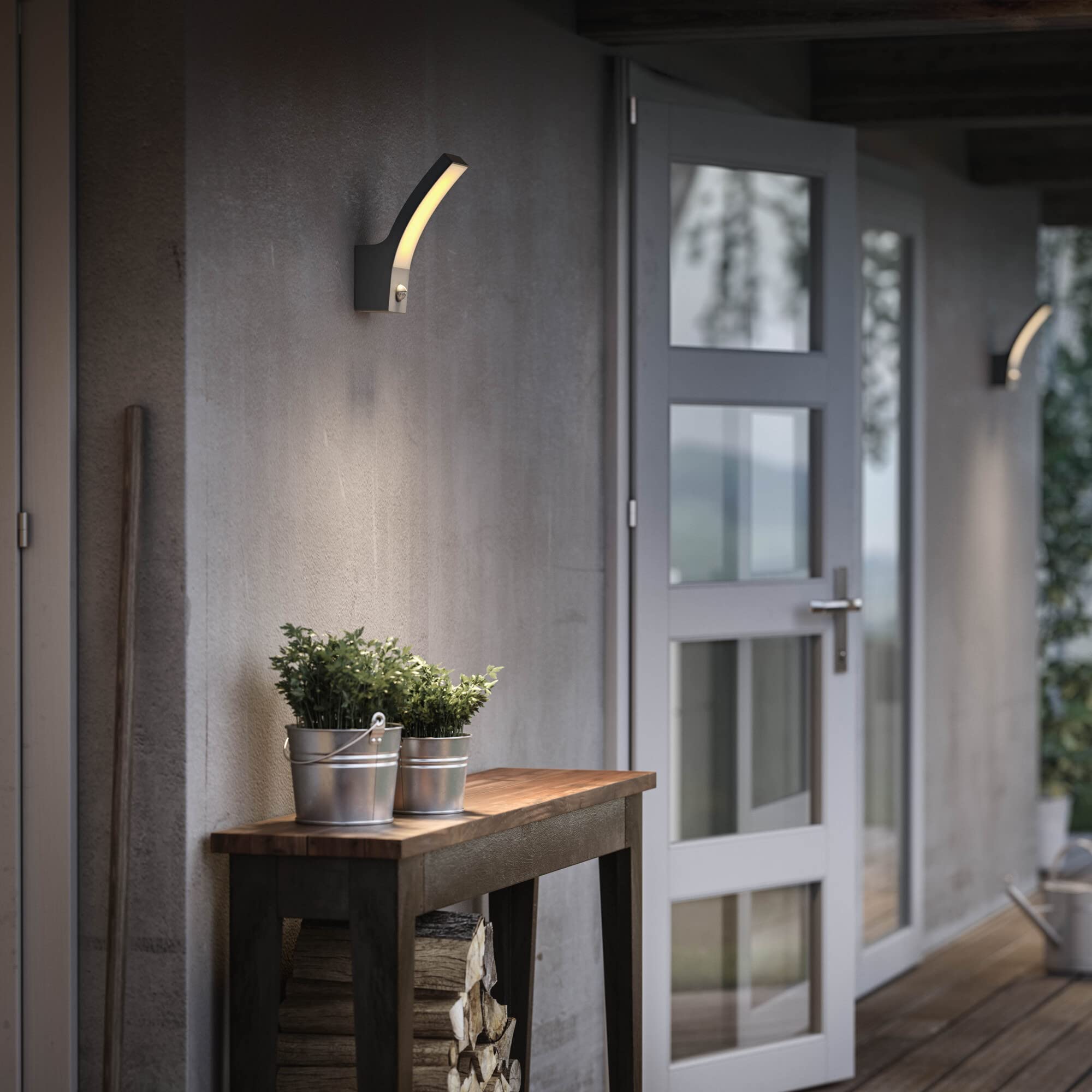 Philips Outdoor Splay LED Wandleuchte inkl. Sensor, 12W, Anthrazit, warmweißes Licht 2.700K, IP44 Schutzklasse, integriertes Leuchtmittel