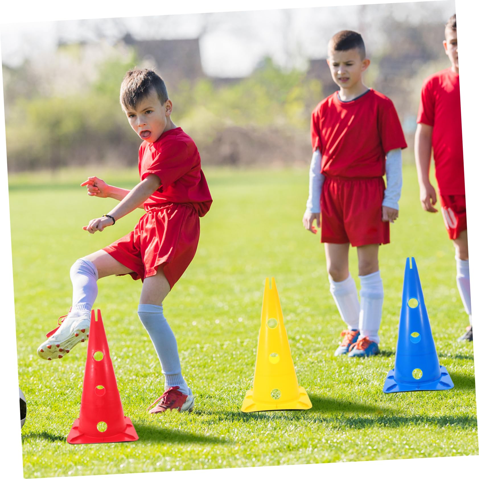 Yardwe Lot de 5 Cônes de Signalisation en PE Base Carrée, Robustes et Portables, pour Entraînements de Football et Compétitions Sportives