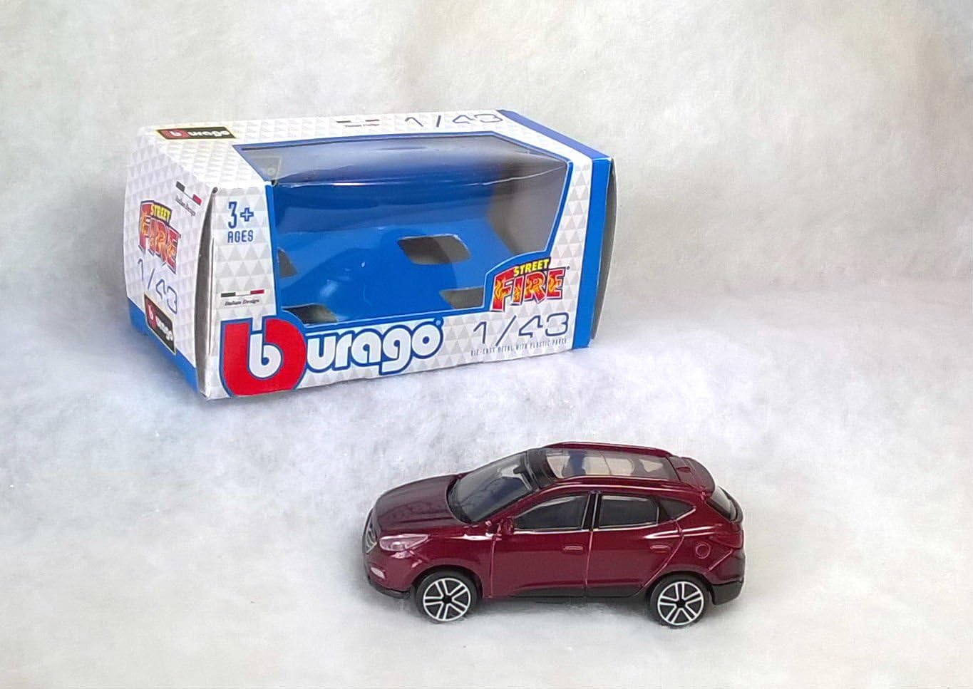 Burago - HYUNDAI TUCSON (Burgundy) - Model Scale 1/43