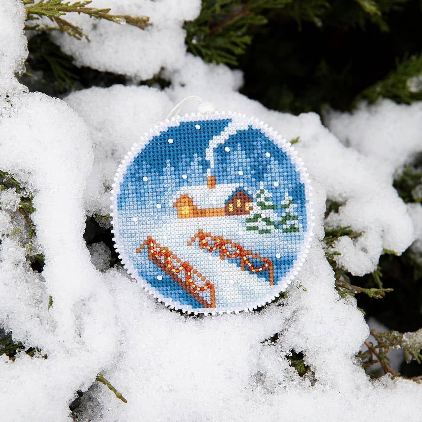 Charivna Mit Christmas Tree Toy Cross-Stitch kit T-20C Set of Pictures Winter Evening