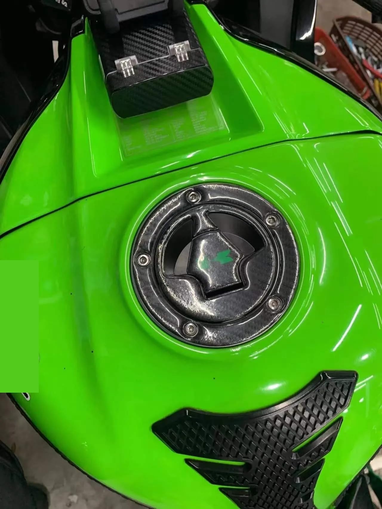 Protection Protège Réservoir Mod. "Shark" Pour Kawasaki Z750 Effet Carbone-or - ItalPads