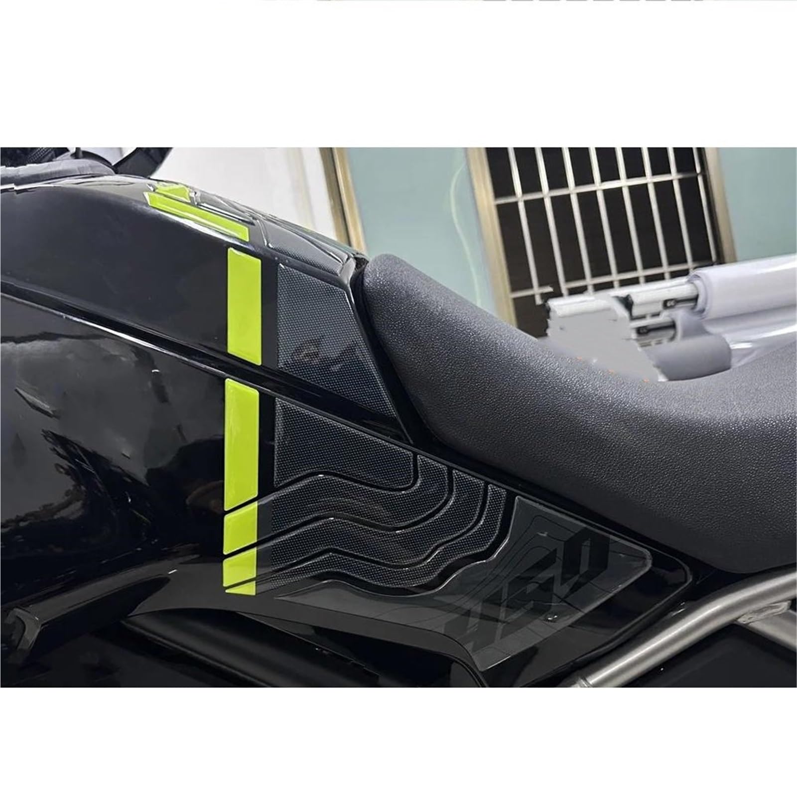 Adesivi per paraserbatoio Adesivo Serbatoio Carburante Moto per CFMOTO 450MT 450 MT 2024 Adesivi Serbatoio Carburante Laterali Adesivo Impermeabile Anti-graffio(X12)
