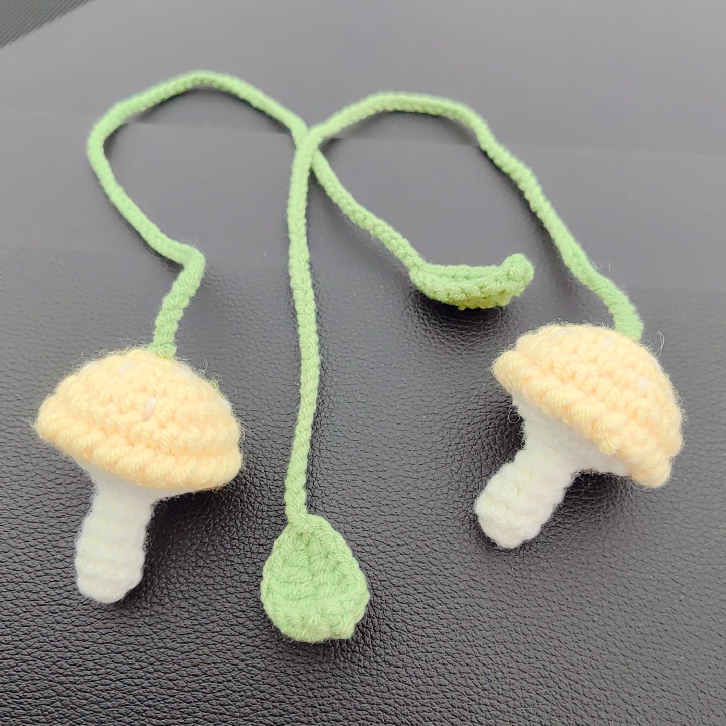 Vaguelly Lot De 6 Décorations De Voiture En Forme De Champignon à Suspendre - Dés Pelucheux - Porte-monnaie Gothique - Accessoires De Voiture à Suspendre