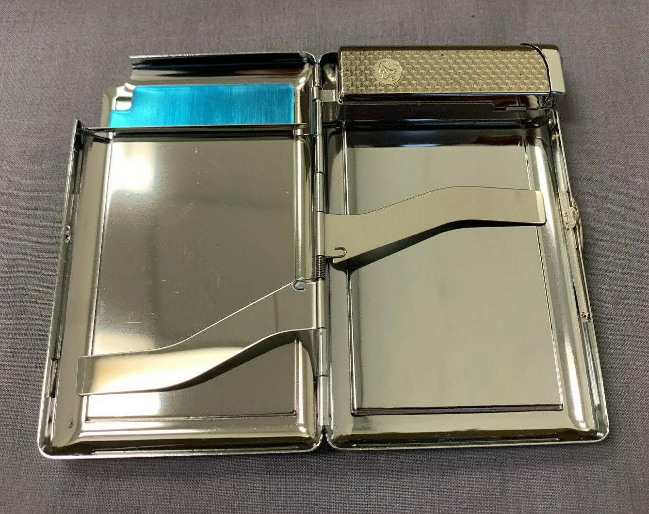 Amazon.com: Vintage Smoking Woman Cigarette Case with Built in Lighter  Metal Wallet King Size Cigarettes Silver Metal Wallet 4