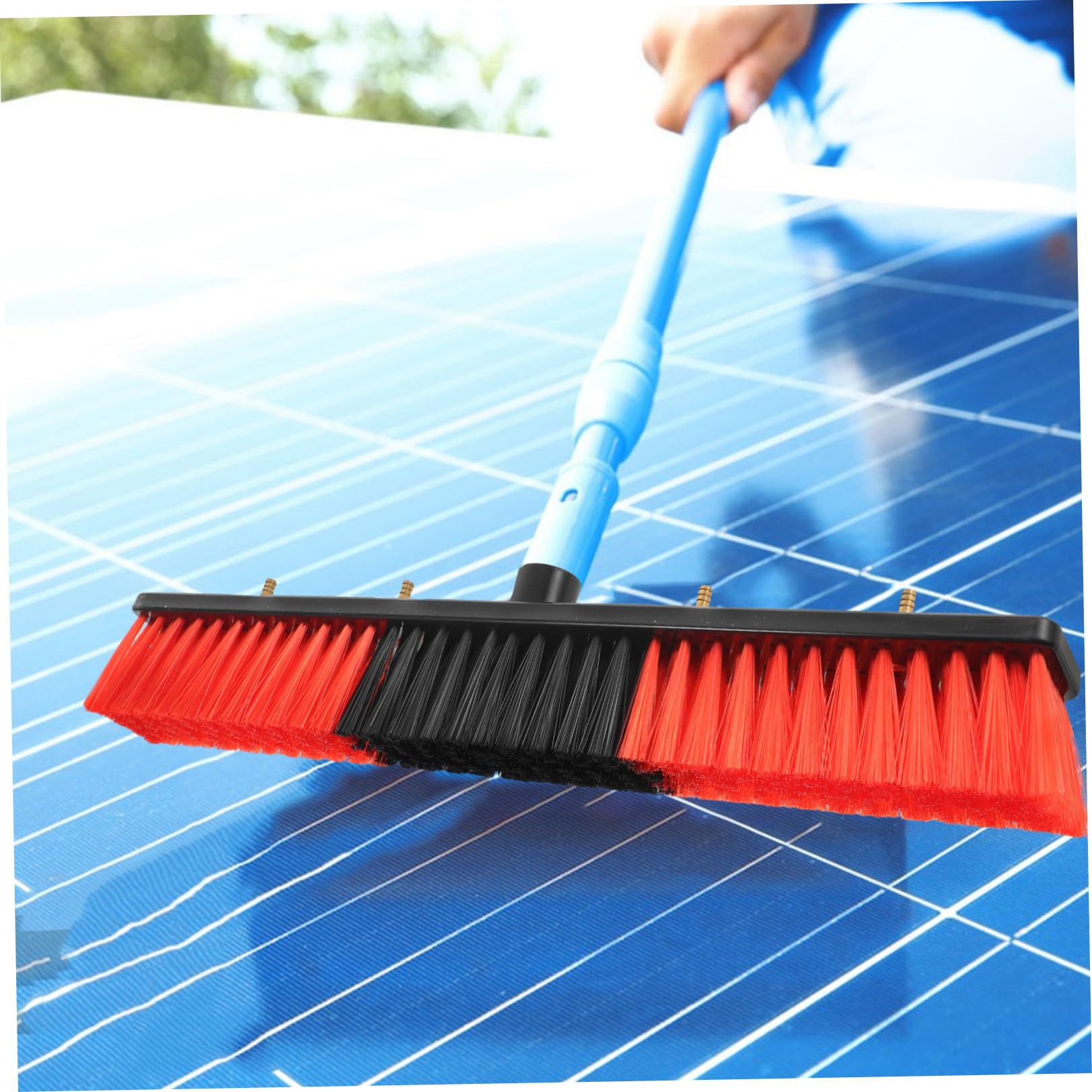 TOYANDONA Spazzola la Pulizia Pannelli Solari con Flusso D'acqua 21,7" Compatibile con Filettatura 3/4", Materiale Plastico e Acciaio, per Tetti e Aree con Risorse Idriche Limitate