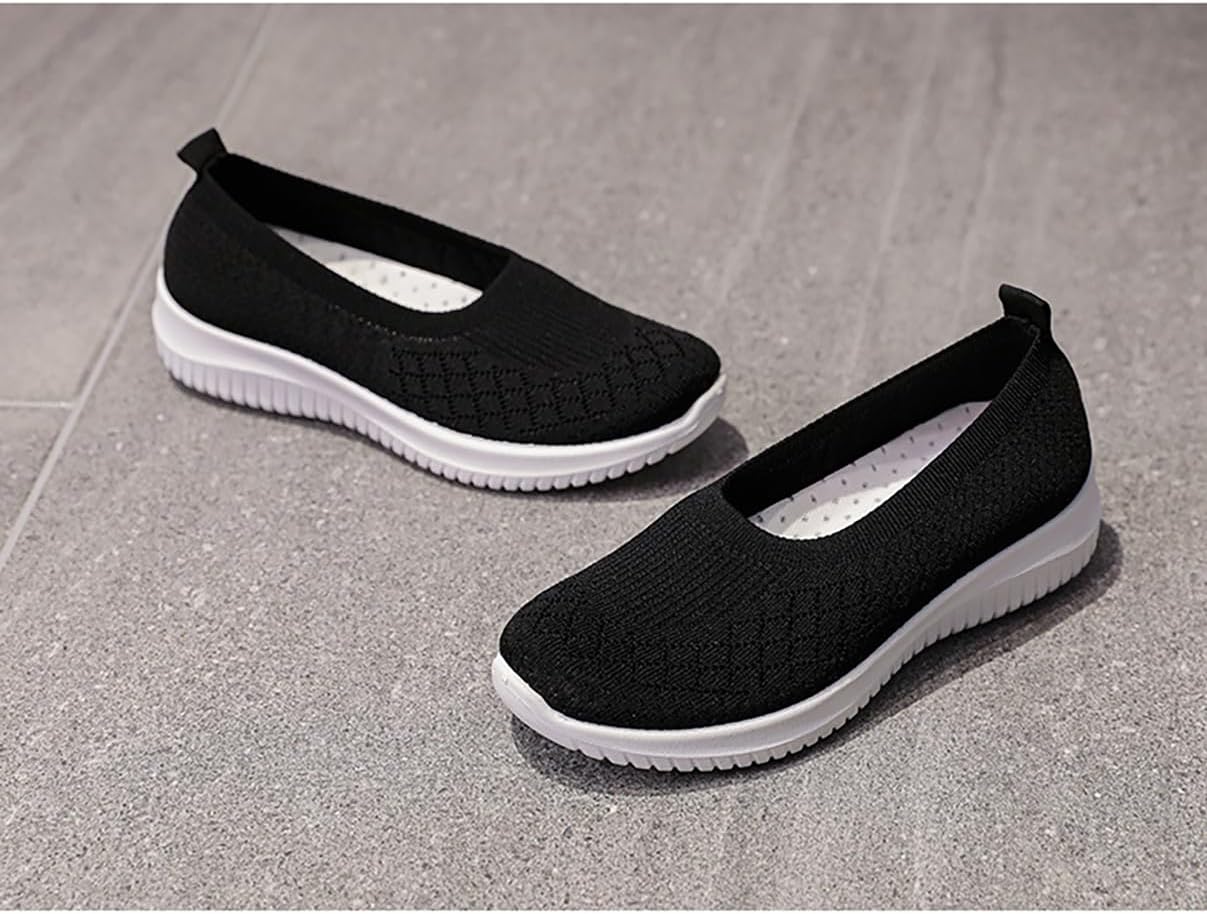 Women's Winter Snow Boots - Waterproof Short Ankle Booties with Fur Lining, Thick Warm Slip-on Flat Sneakers for Outdoor Cold Weather