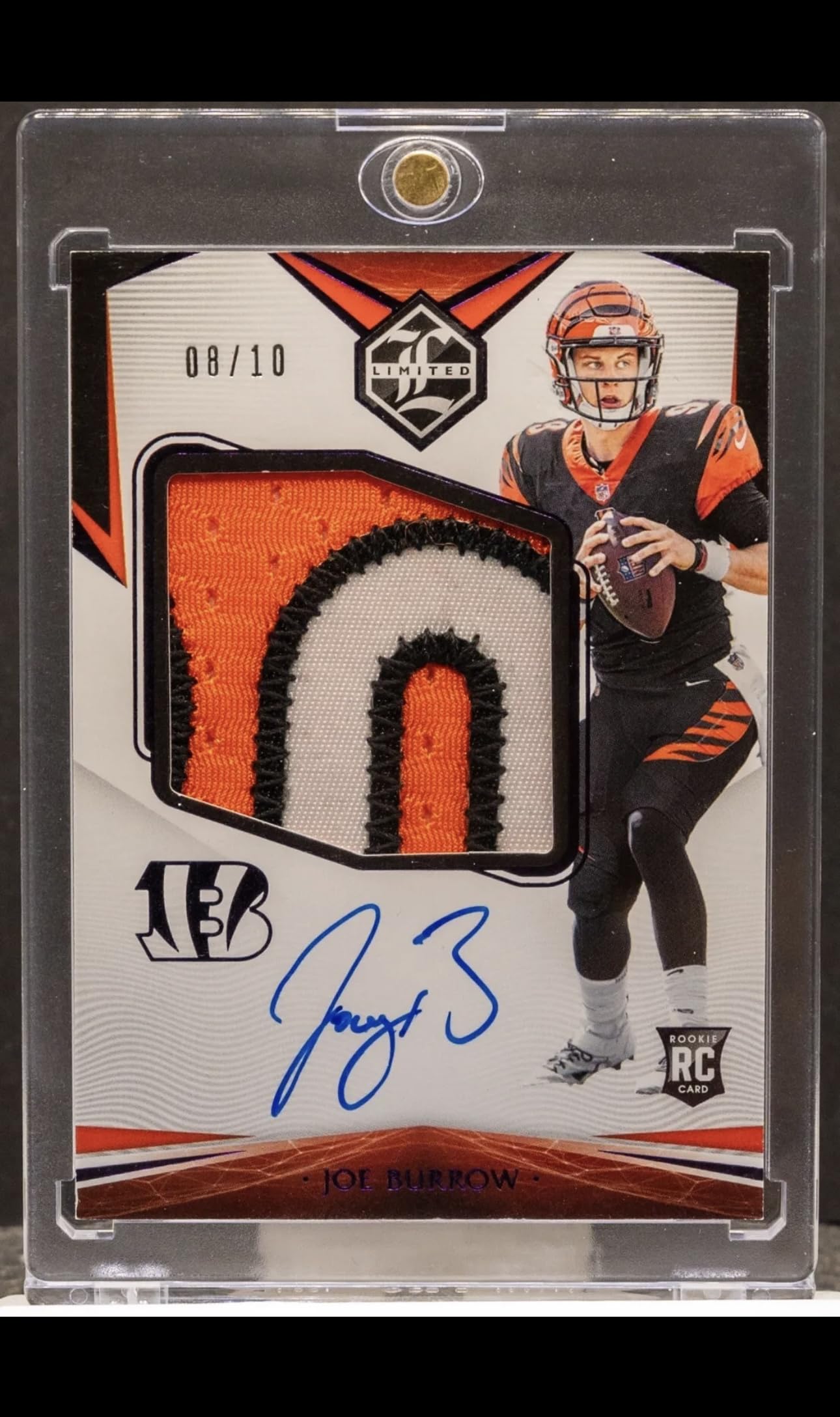 Amazon.com: Generic Football Sports Card Mystery Pack | 25 Cards | 4x  Rookie Cards (2012-2024) | 1x Guaranteed Autograph/Relic Card