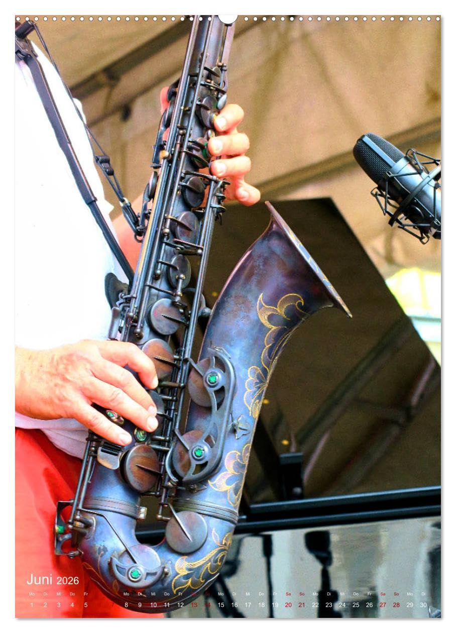 Saxophon live (hochwertiger Premium Wandkalender 2026 DIN A2 hoch), Kunstdruck in Hochglanz: Atmosphärische Konzertfotografien und faszinierende Bilder verschiedener Saxophone (CALVENDO Kunst)