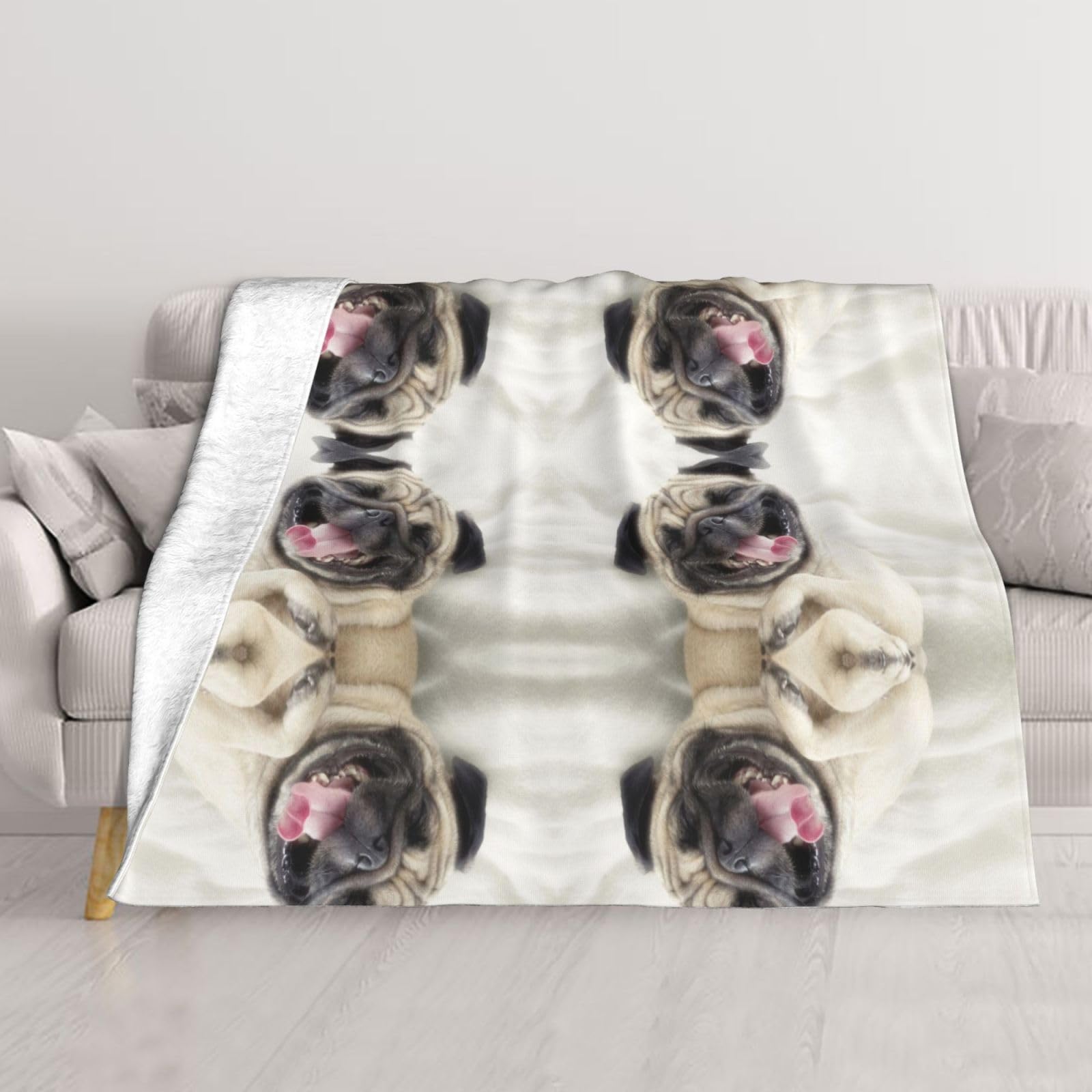 Plaid flanelle motif chien rigolo pour réchauffer l'ambiance du salon