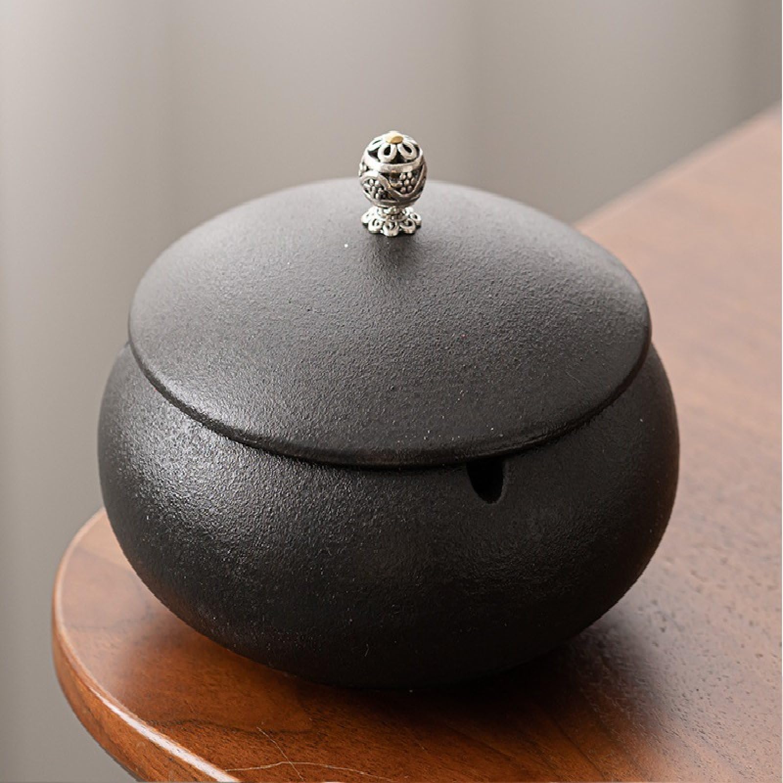 Cendrier pour l'extérieur et l'intérieur coupe-vent sur table de balcon
