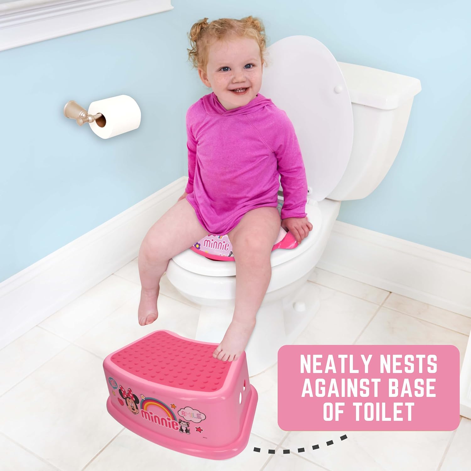 Minnie Bath Time Fun Set - Bath Finger Puppets, Light Up Squirter, Step Stool