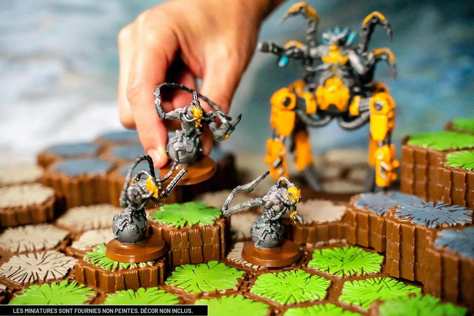 Renegade Game Studios Heroscape: Revna’s Rebuke: Kyrie Warriors Army Expansion, Jeu de Figurines stratégique, 2 Joueurs, 14+ Ans