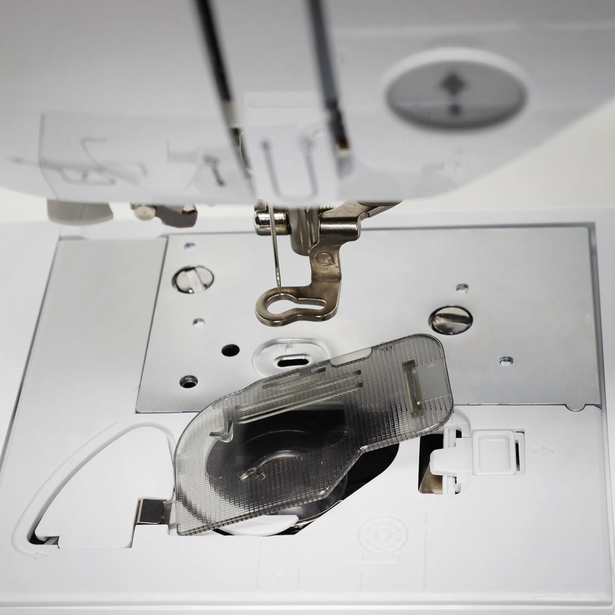 Brother CS7000X Sewing and Quilting Machine LCD Display view 4