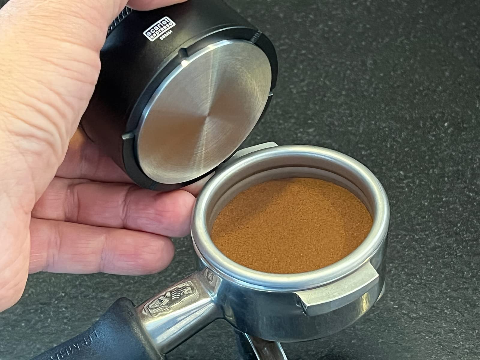 Tamper "Grande Livello" con orientamento automatico, 100% polvere di caffè dritta (nero, 51 mm)
