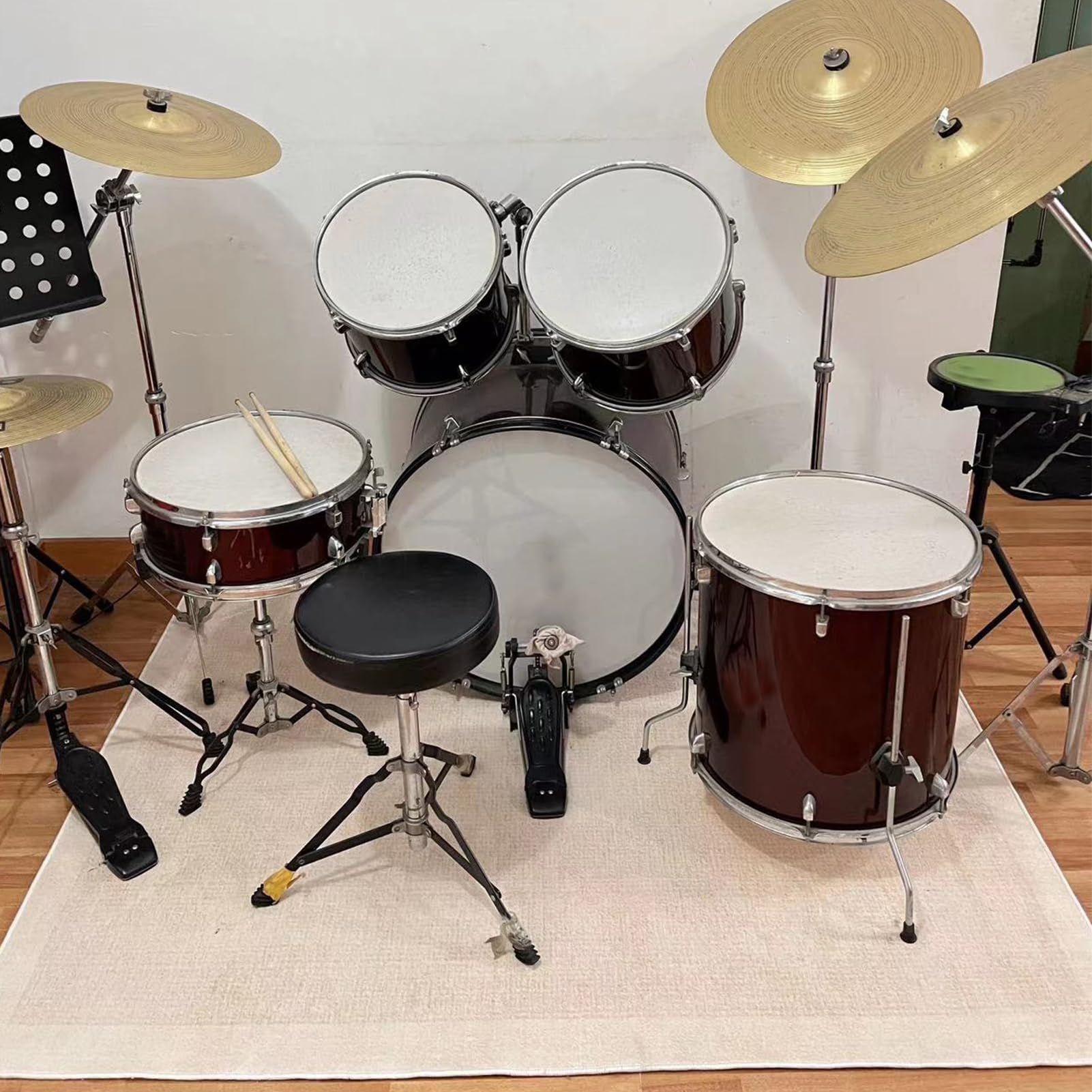 Mata na baterie, dźwiękoszczelna mata bębnowa, instrumenty muzyczne mata podłogowa 140 x 120 cm, mata ochronna, akcesoria perkusyjne, wykładzina antypoślizgowa