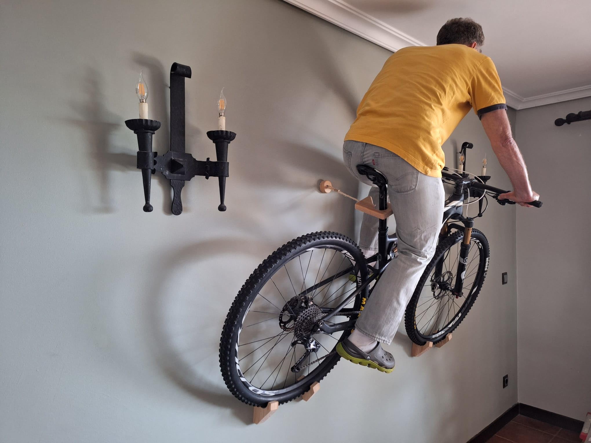 Fahrrad Wandhalterung - Einzigartiges & elegantes All Wood Bike Storage System Kompatibel für alle Fahrräder, sogar E-Bikes Ideale ECO Fahrradaufbewahrungslösung für Ihr Zuhause, Garage oder Büro.