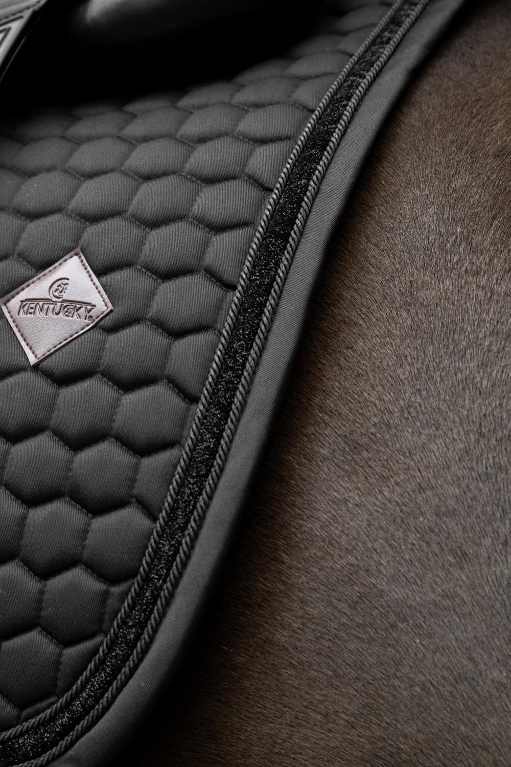 Kentucky - Schabracke Glitzer Band Dressur schwarz