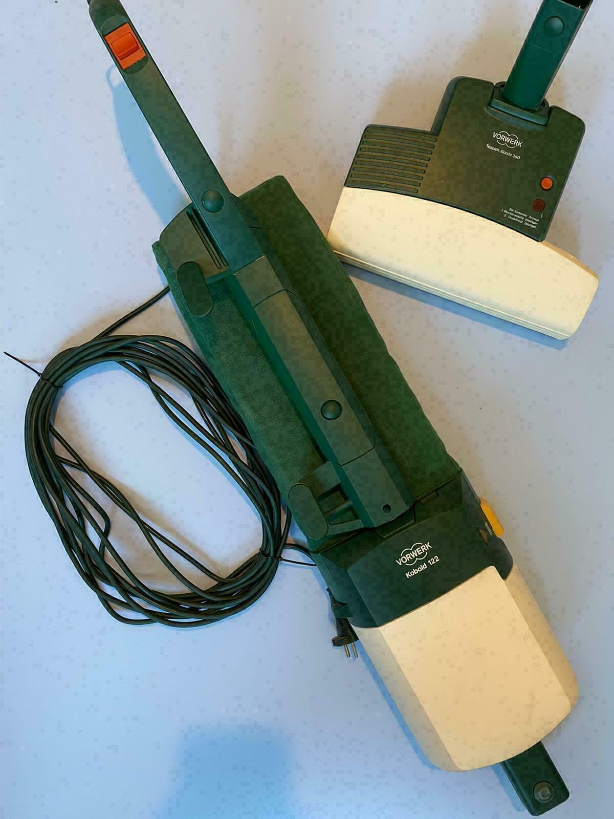Aspirateur Vorwerk VK122 avec brosse électrique ET340 reconditionné et kit de filtres HVN-Shop