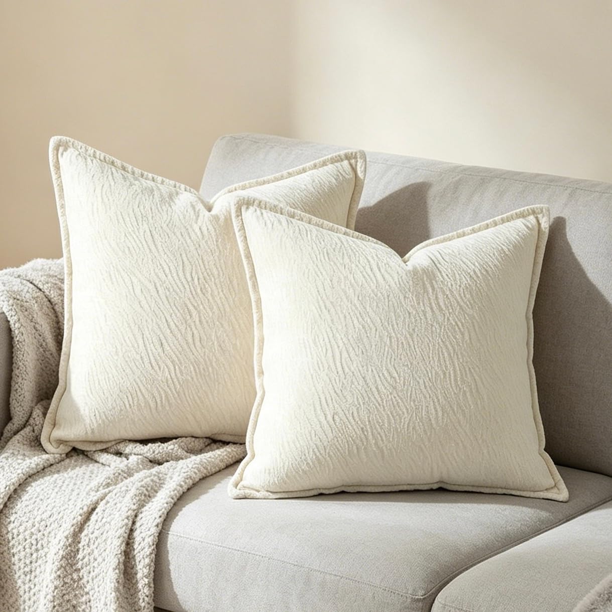 OYIMUA Set of 2 Soft Solid Chenille Cushion Covers 50 x 50 cm Beige