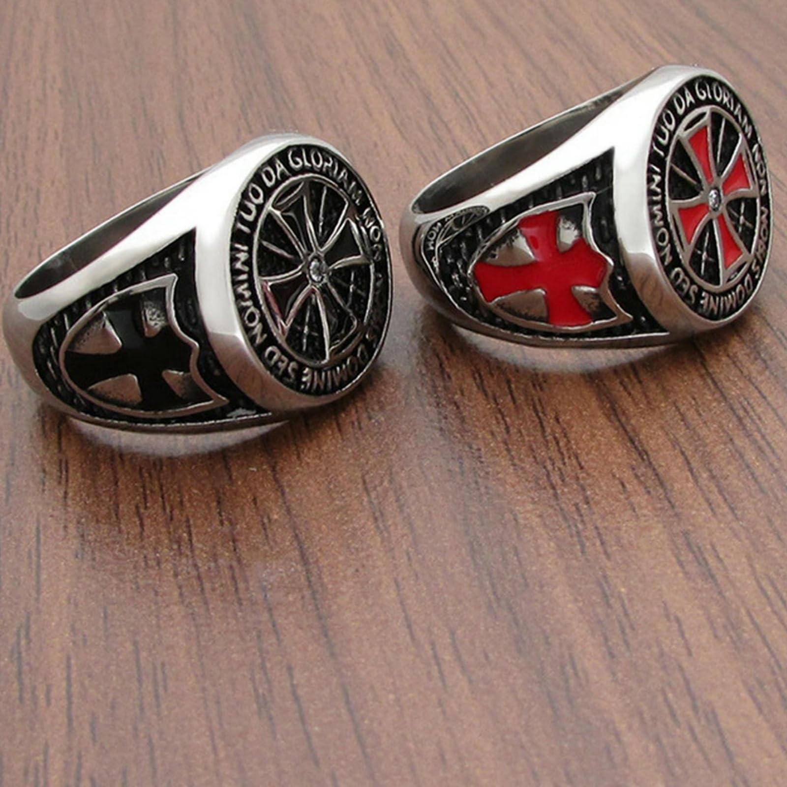 Titanstahl-Kreuzritter-Ring für Männer, Rotes Kreuz, Tempelritter, mit eingelegtem CZ-Kreuz, geschlossener Bandring, Geschenk