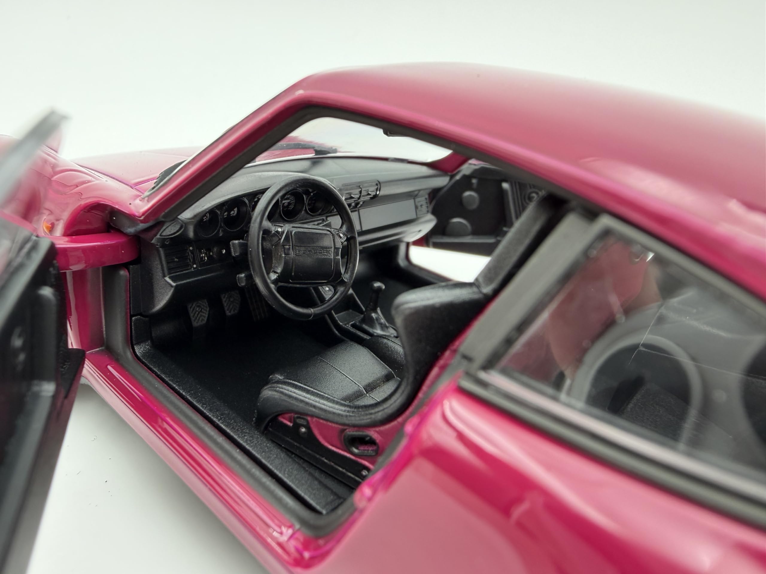 Porsche 911 Turbo (964) Modellauto 1:24, pink - Detailgetreues Sammlermodell I GT Marketing I Miniatur Fahrzeug (Museum Edition)