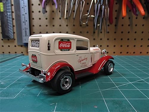 Miniatura 2 de C.P.M. 1932 Ford Sedan Delivery Coca Cola 1:25 escala MPC kit de plástico para automóvil, color negro
