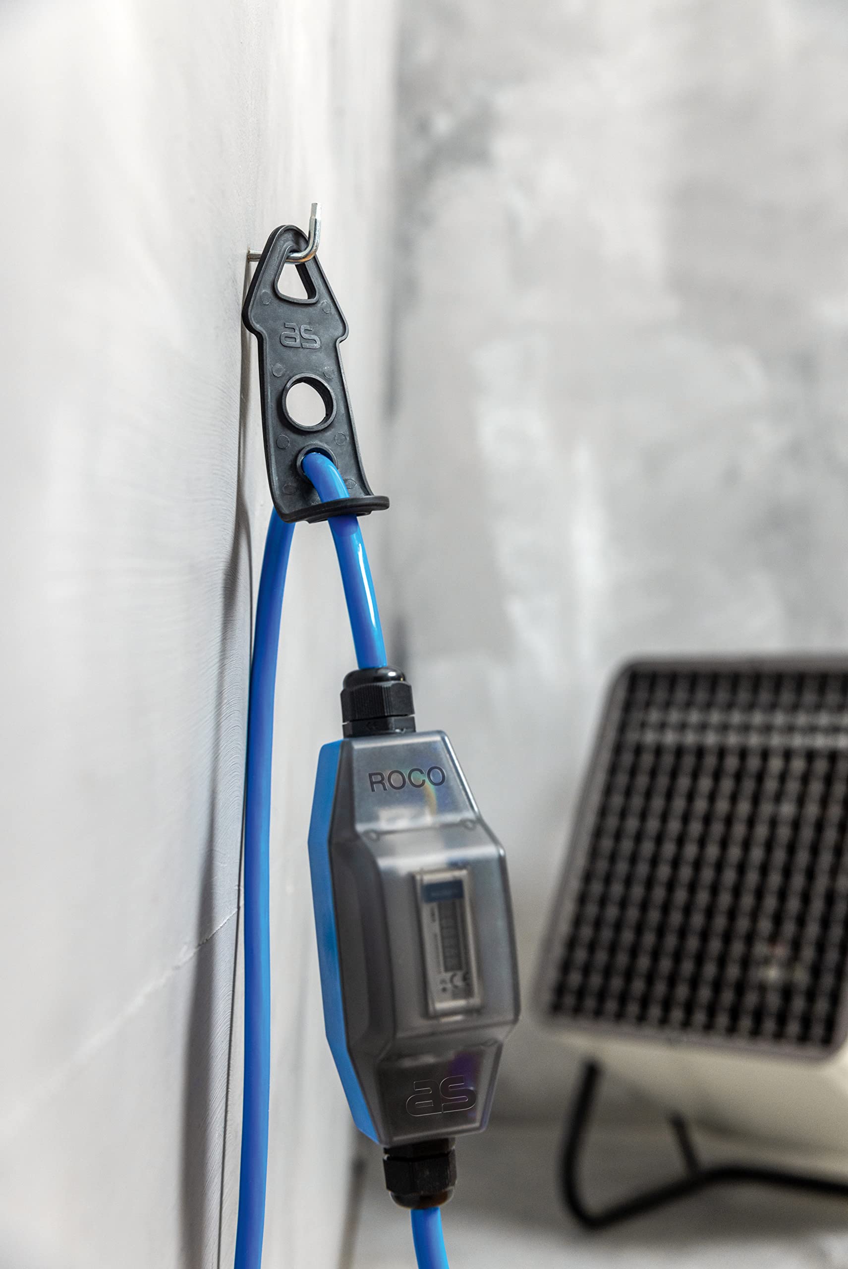 Schwabe 61761 ROCO 230 V MID Compteur AC dans boîtier en pltique 5+1 chiffres analogique, pour comptabilité, 230 V/16 A/max. 3500 W, IP44 pour l'extérieur avec languette de suspension
