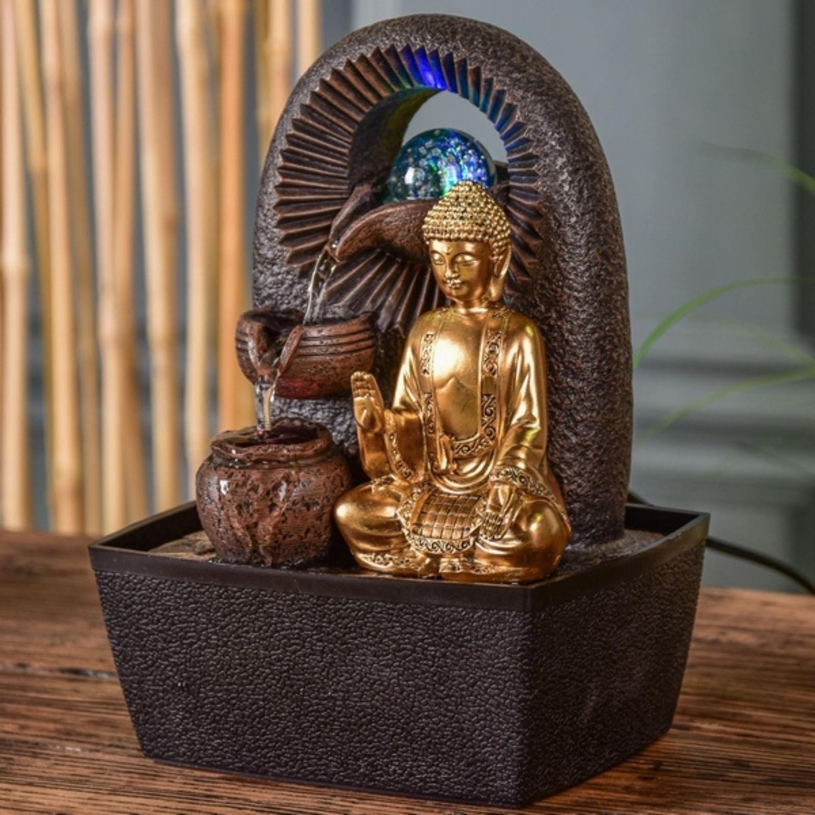 Fontana Buddha Bhava – Fontana interna Buddha rimovibile – Regali – Oggetto decorativo Zen Buddismo – Fontana da tavolo Luce LED – Circuito chiuso – Marrone e Dorato – H 26 cm – Zen'Light