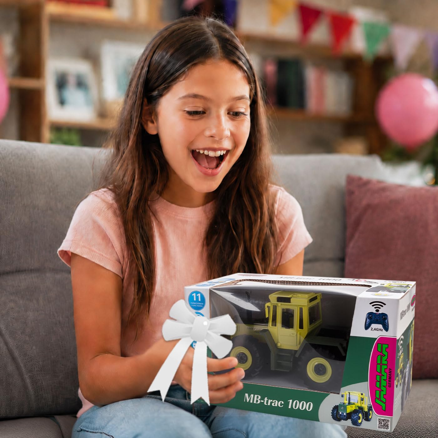 JAMARA 405341 Mercedes-Benz MB-trac 1000 1:24S-Plug 2,4 GHz Traktor Spielzeug mit Fernsteuerung und Anschluss für Anhänger und Anbaugeräte Landwirtschaft Geschenk für Kinder