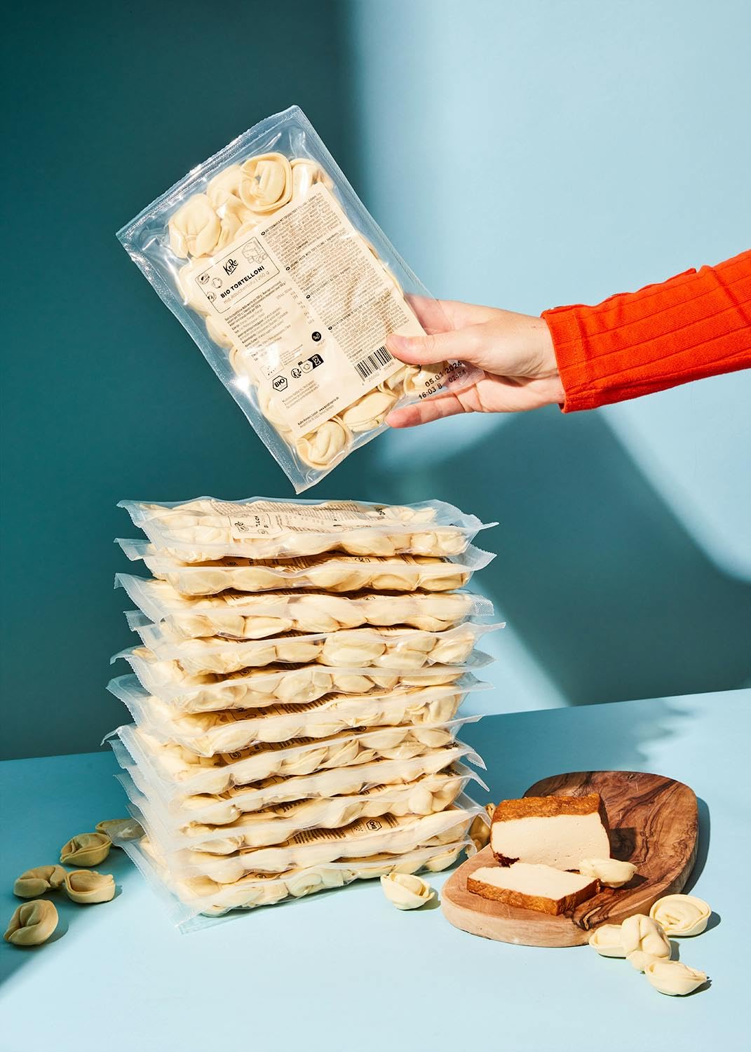 KoRo - Tortelloni con ripieno di tofu affumicato bio 250 g - Facili e veloci da preparare - Vegani - Qualità biologica - Si conservano senza refrigerazione