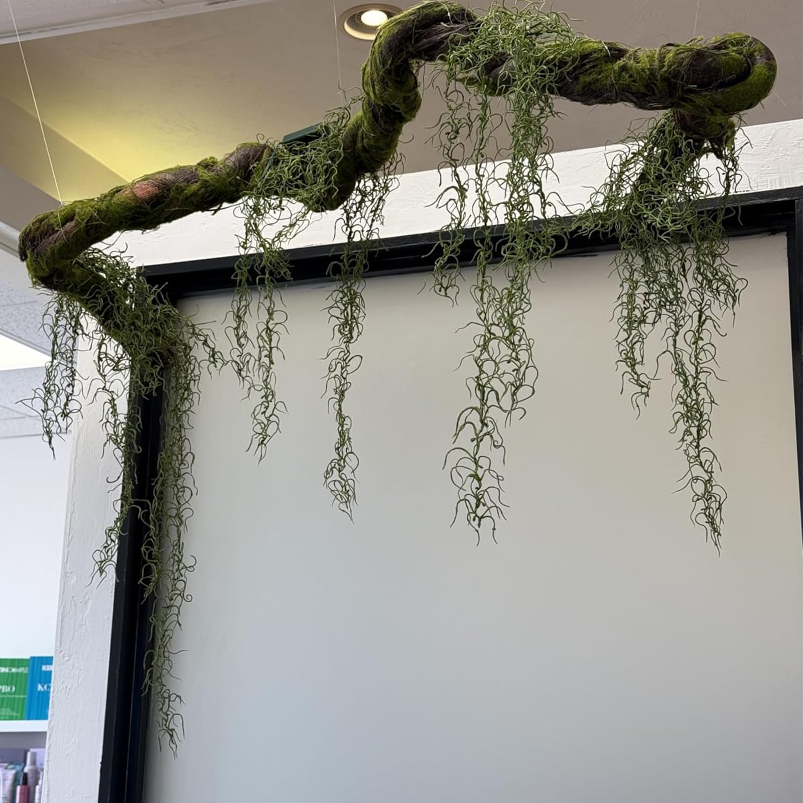 190cm/74.8inch Lin Soie Gros Tronc d'arbre Artificiel Pliable Faux Branches d'arbre Vigne Guirlande Plantes de Raisin Vert Rattan pour 3D Mur Suspendu Jardin extérieur Maison Halloween décoration