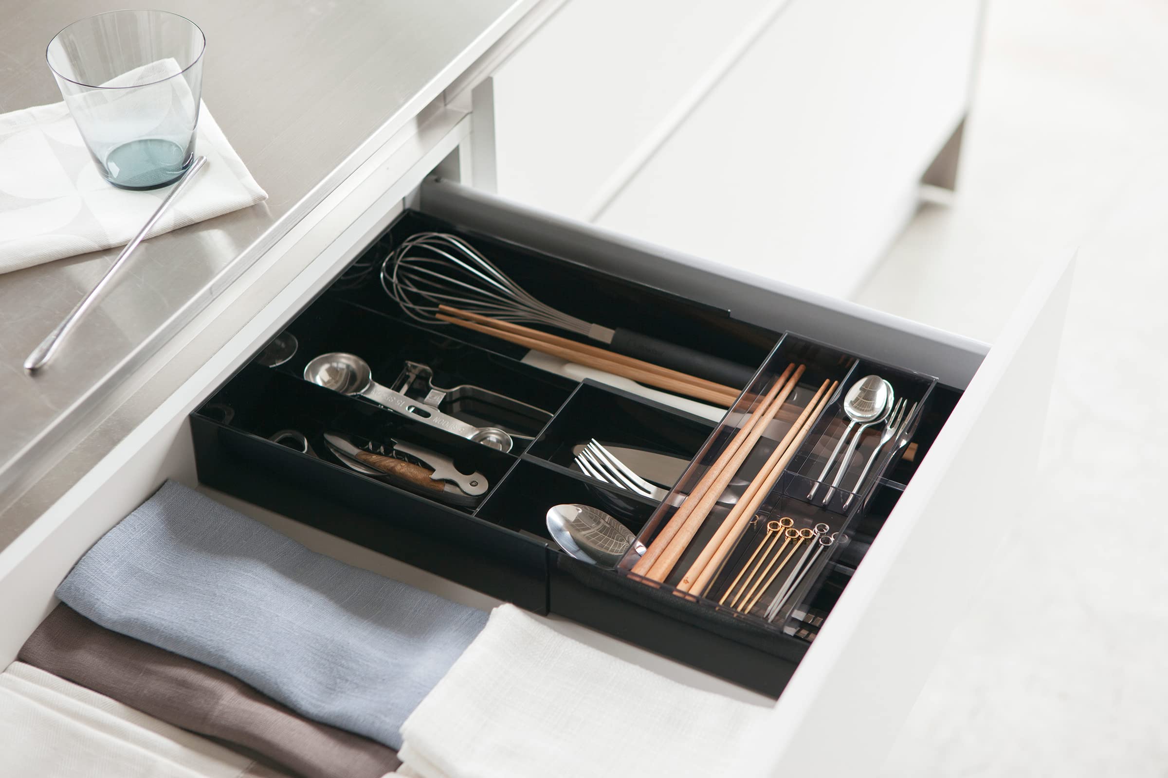 YAMAZAKI 3383 TOWER Extendable Cutlery Tray, black, ABS Resin/PS Resin, 25 x 24.6 x 5.7 cm