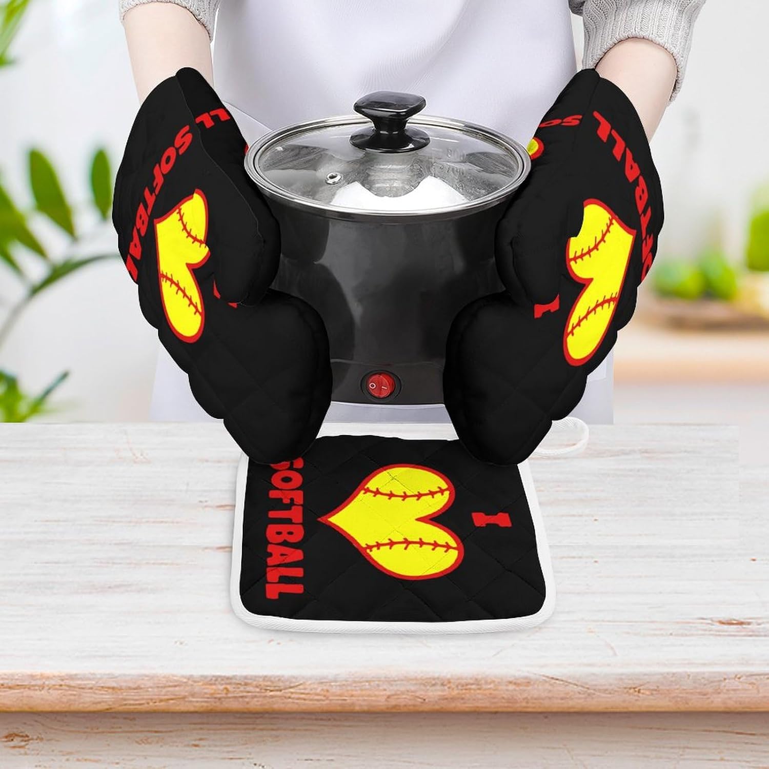 I Love Softball Print Oven Mitts and Pot Holders 3 Piece Sets Heat Resistant Gloves Hot Pads Potholders for Kitchen Baking Cooking