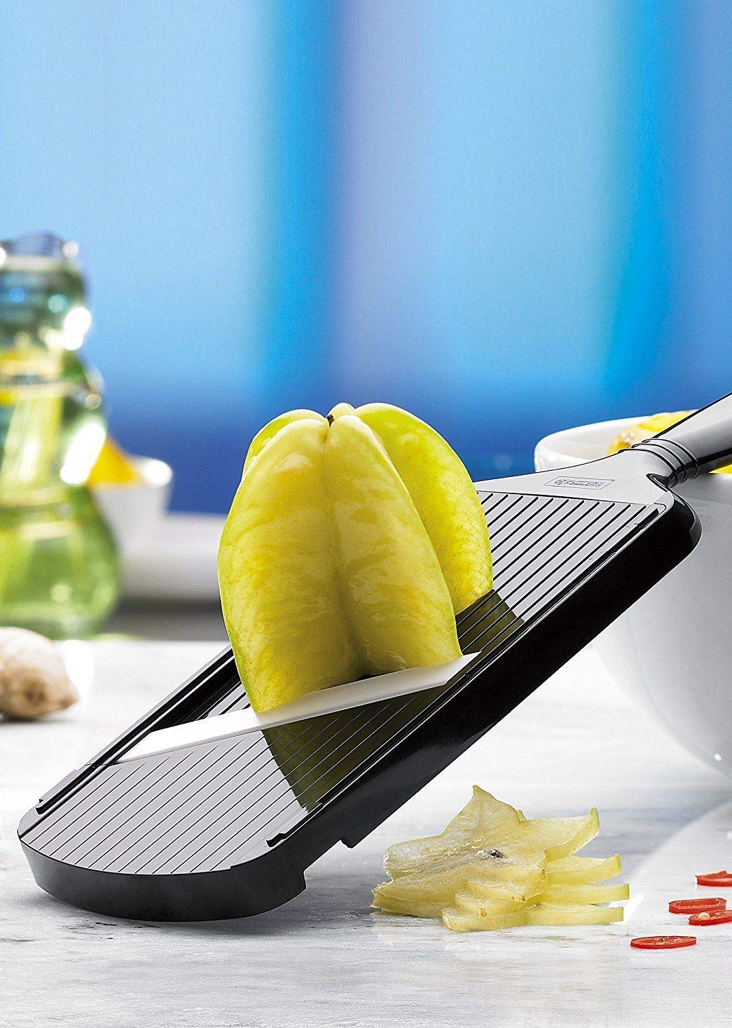Kyocera - Affettatrice per mandolino regolabile e pelapatate a Y in ceramica nera, set da 2 pezzi