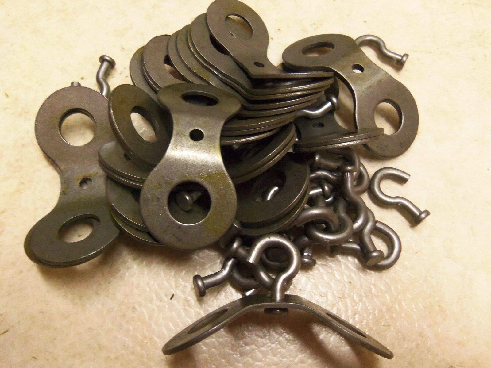 Montree ShopMontree Shop 24 New Double Trap Stake Swivels Traps Swivels Double Swivels (2 Dozen)