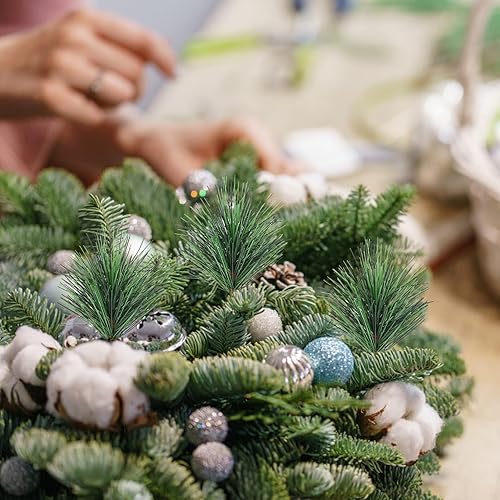 Miniatura 9 de Ciieeo 24 piezas de agujas de pino artificiales, ramas de Navidad, picas de pino de vegetación falsa, ramitas de ciprés para manualidades,