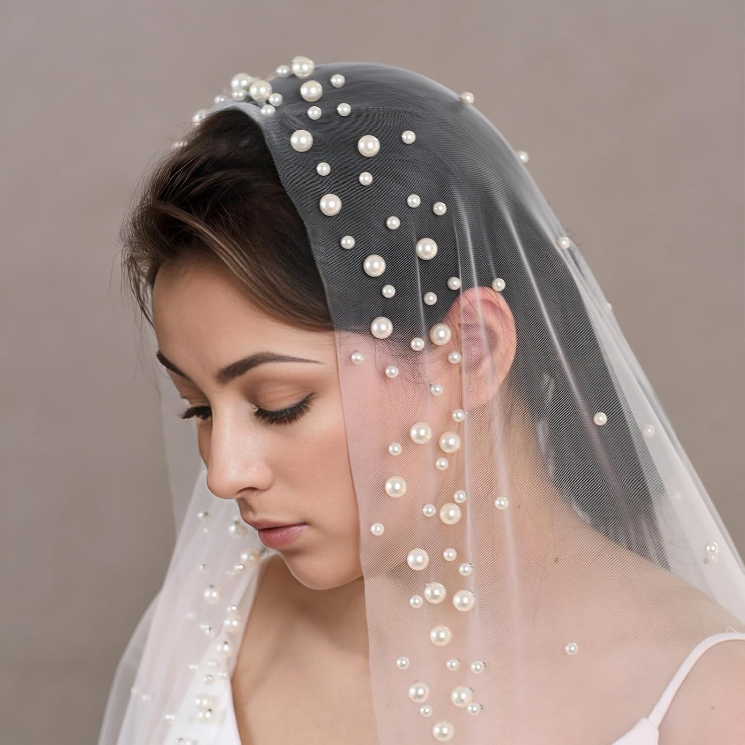 Delicate Pearls Studded Bride Veil Bridal Hair Accessory for Ceremony Photoshoot Bride Hair Accessoies Natural Veil