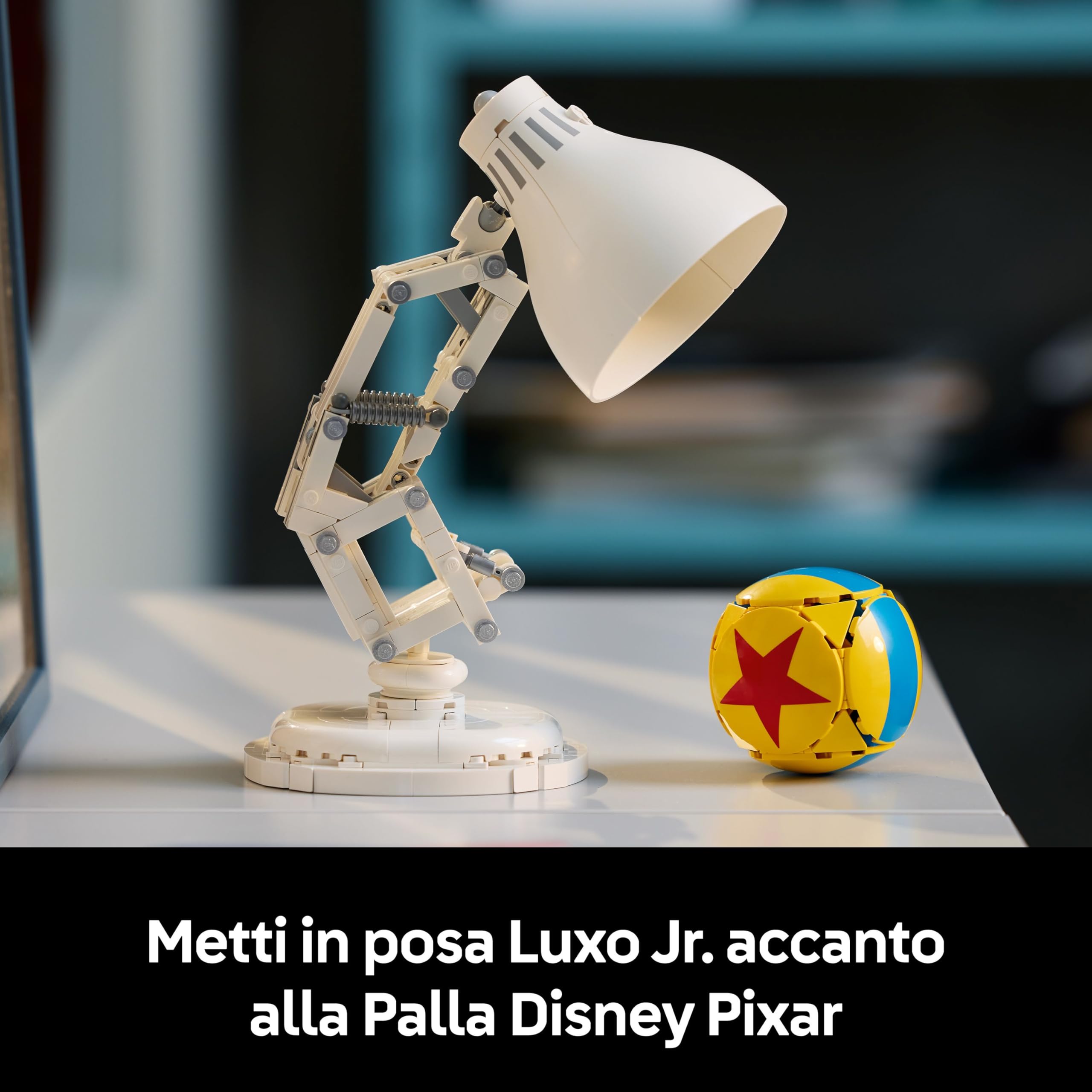 LEGO Ideas | Disney Pixar Luxo Jr. - Set con Lampada da Costruire per Adulti - Gadget Cinematografico con Riferimenti ai Film - Decorazione per la Casa da Scrivania - Idea Regalo da Collezione - 21357
