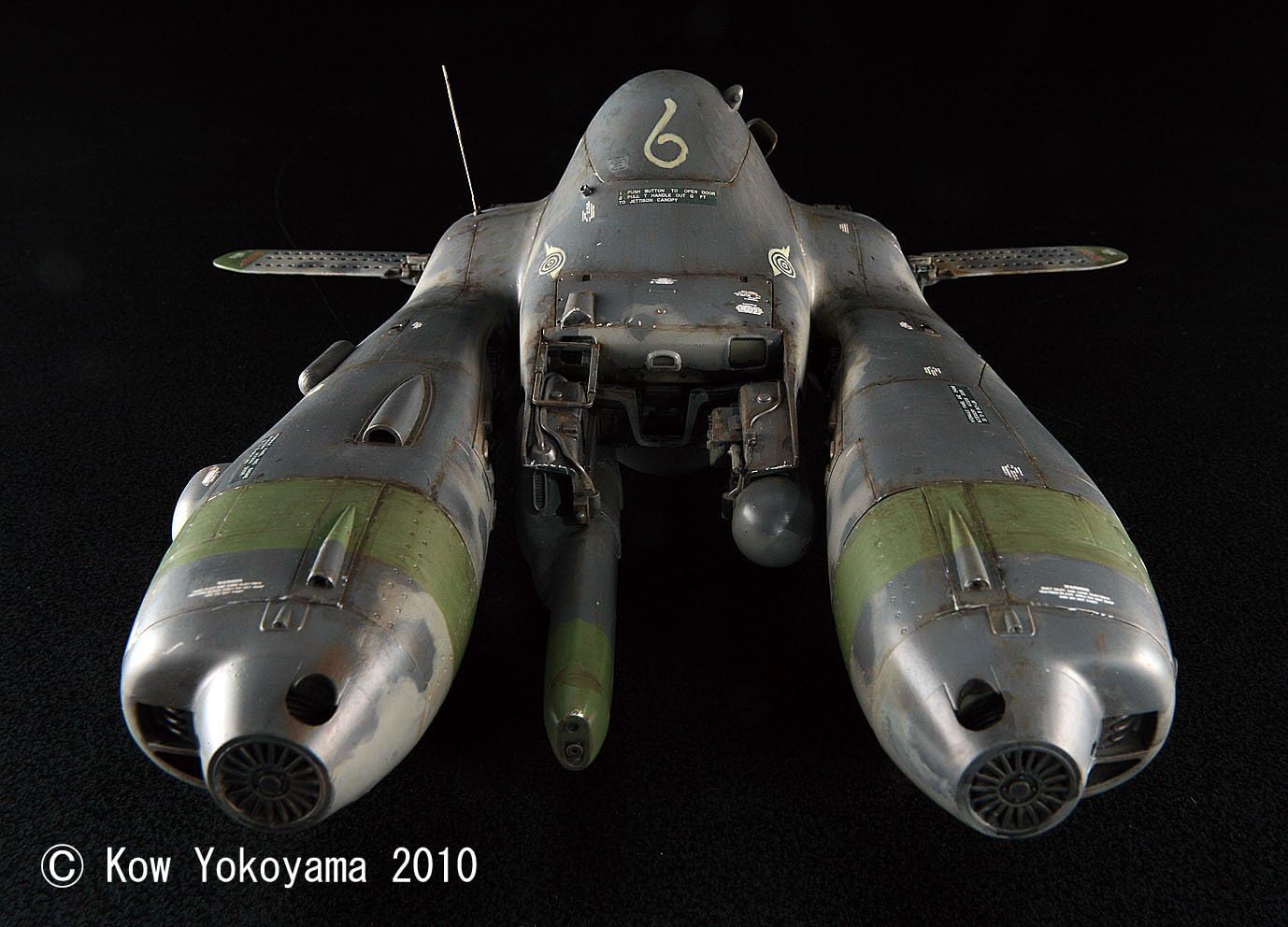 Hasegawa Ma.K Antigravity Armored Raider Pkf.85 Falke Model Kit