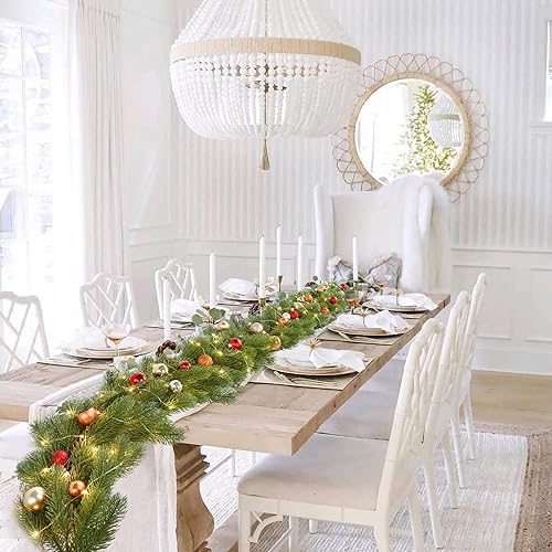 Miniatura 7 de Gomat Guirnalda de pino de Navidad con 50 luces LED y 24 bolas, guirnalda de vegetación de Navidad de 6 pies, guirnalda de ciprés artificial de