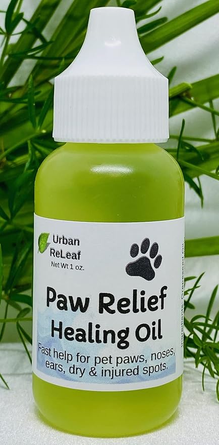 Amazon Com Urban Releaf Paw Relief Healing Oil Calm Moisturize Heal Itchy Dry Dog Paws Ears Noses Elbows 100 Natural Vitamin Rich Gentle Effective Soothing Pet Supplies